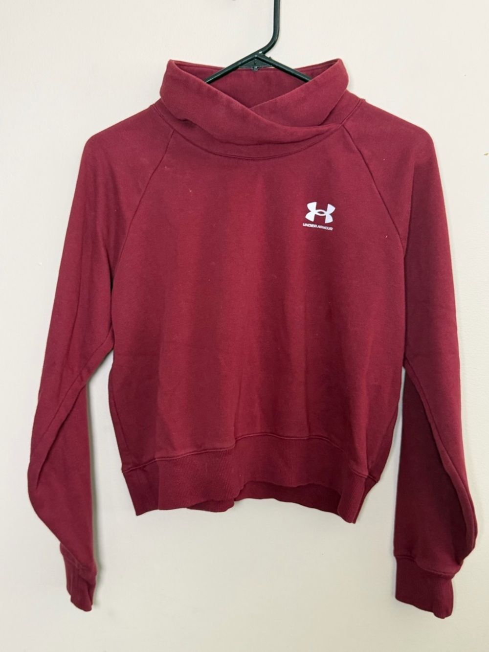 Under Armour Sweatshirt XS Burgundy Funnel Neck Athleisure Pullover